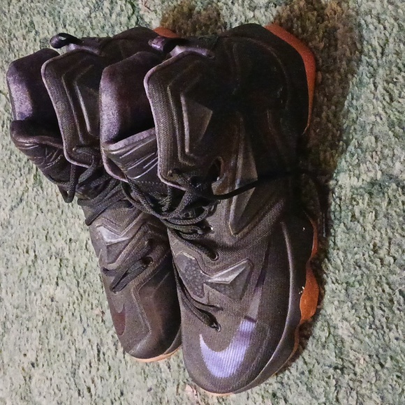 men's lebron james black lion 13. like new - Picture 3 of 10